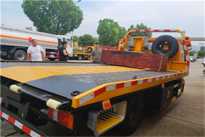 西红门附近拖车电话号码服务